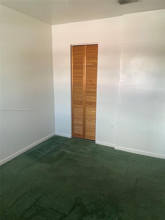 For Rent: $2,700 (3 beds, 1 baths, 1034 Square Feet)