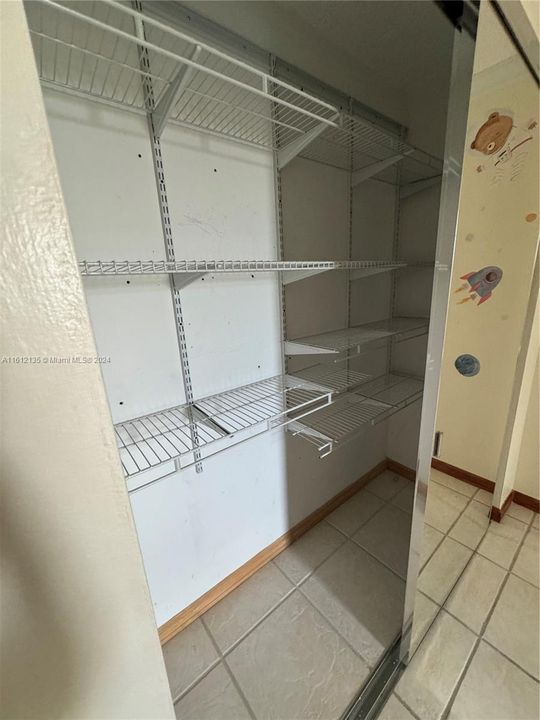 Activo con contrato: $310,000 (2 camas, 2 baños, 1137 Pies cuadrados)