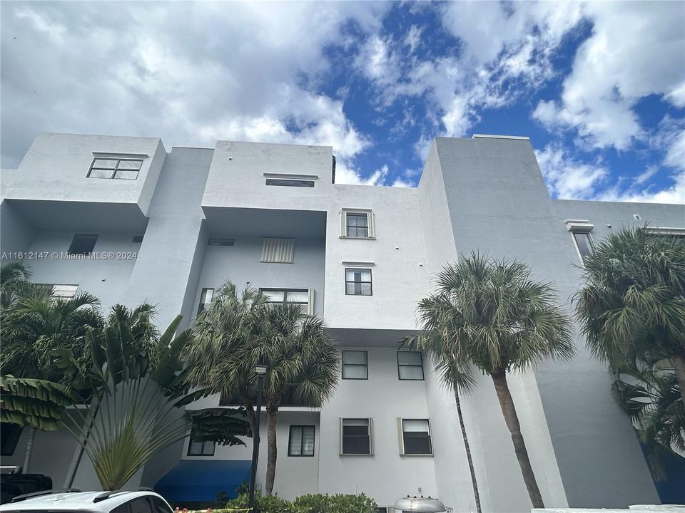 En Venta: $775,000 (2 camas, 2 baños, 2220 Pies cuadrados)