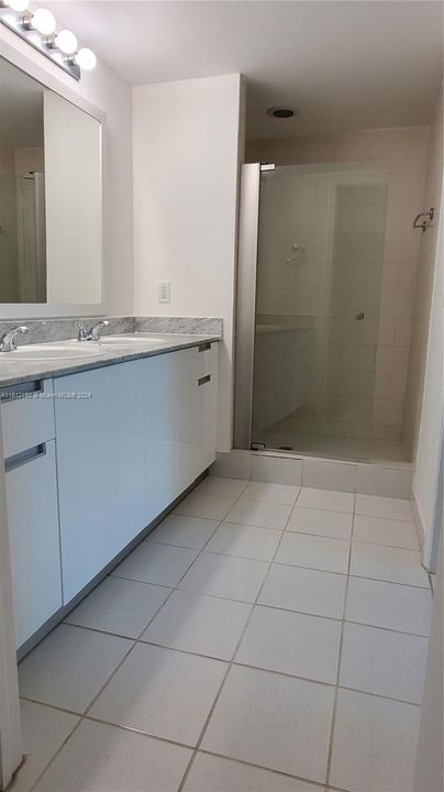 For Rent: $3,800 (2 beds, 2 baths, 1274 Square Feet)