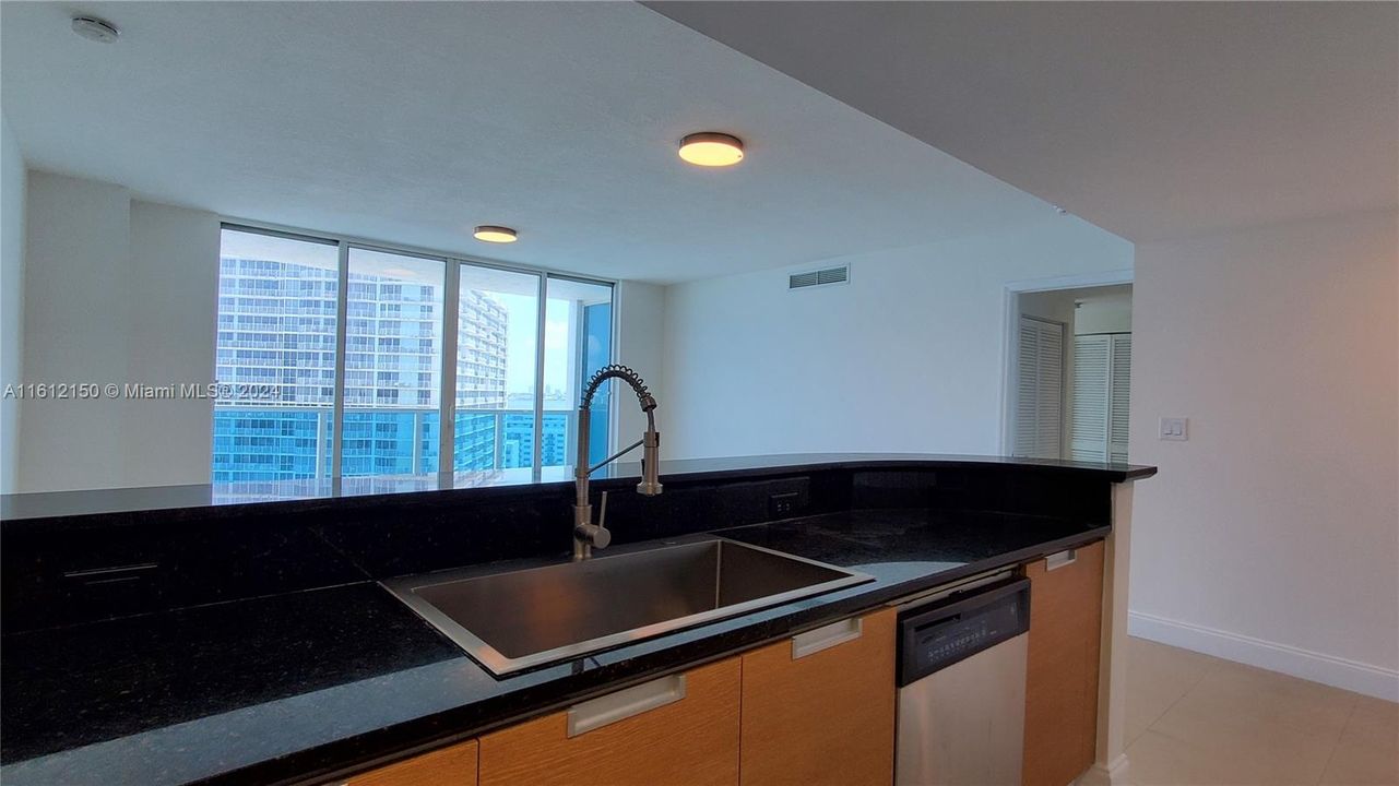 For Rent: $3,800 (2 beds, 2 baths, 1274 Square Feet)