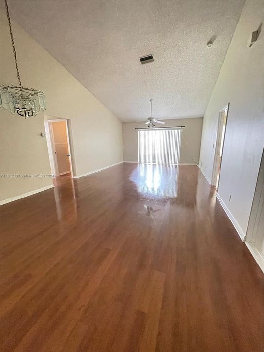 For Rent: $2,800 (3 beds, 2 baths, 1492 Square Feet)