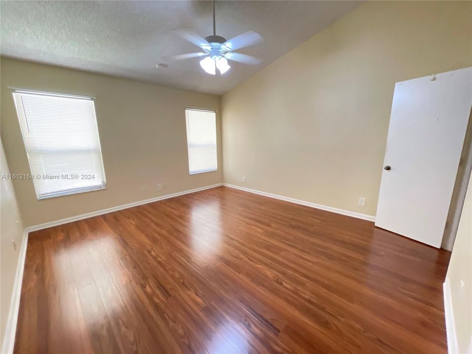 For Rent: $2,800 (3 beds, 2 baths, 1492 Square Feet)