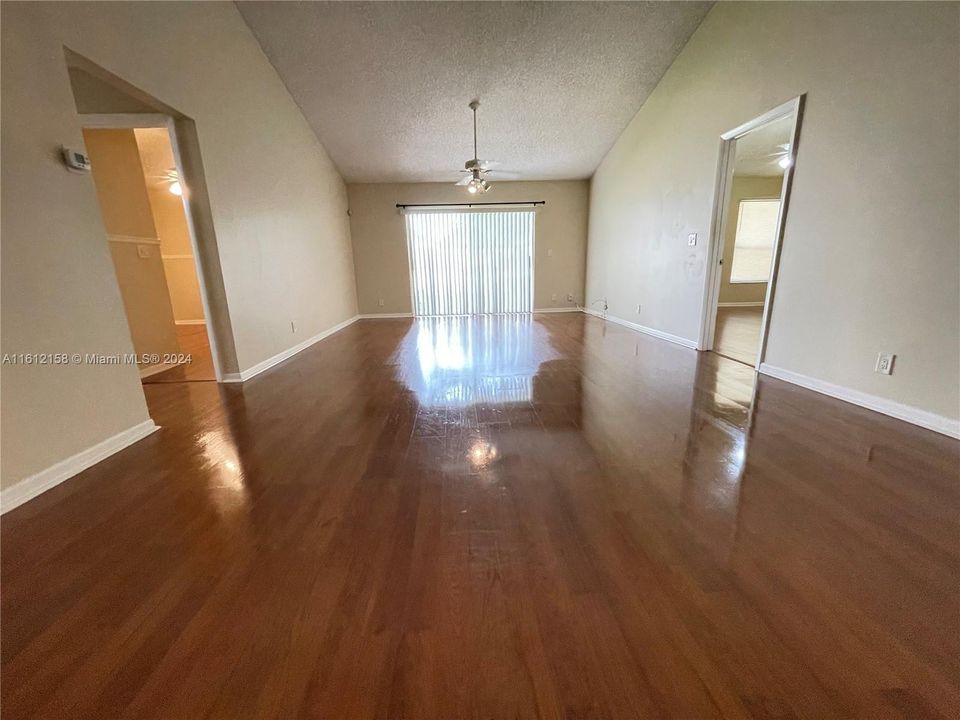 For Rent: $2,800 (3 beds, 2 baths, 1492 Square Feet)