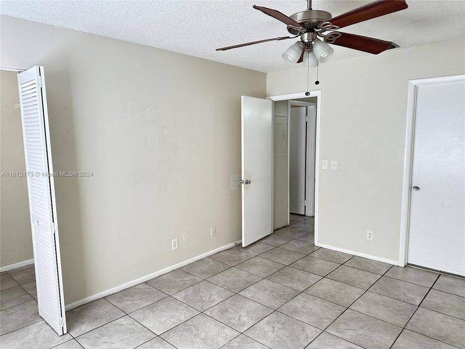 For Rent: $1,875 (2 beds, 1 baths, 868 Square Feet)