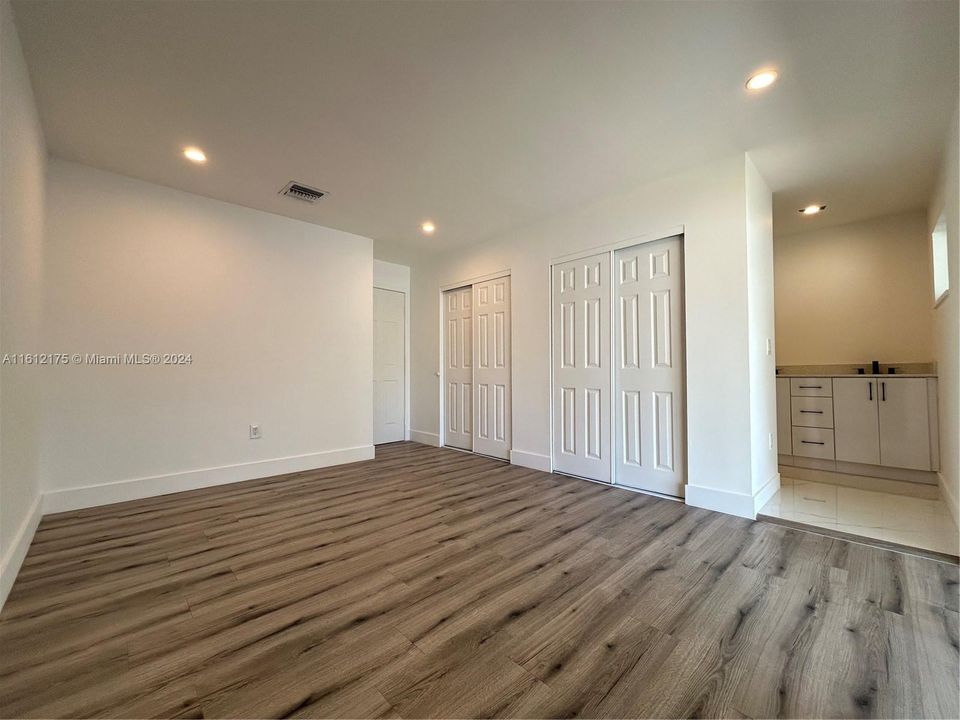 For Rent: $4,500 (3 beds, 2 baths, 1226 Square Feet)