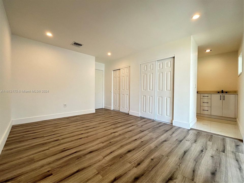 For Rent: $4,500 (3 beds, 2 baths, 1226 Square Feet)