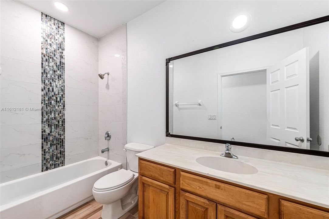For Sale: $369,900 (3 beds, 2 baths, 1926 Square Feet)