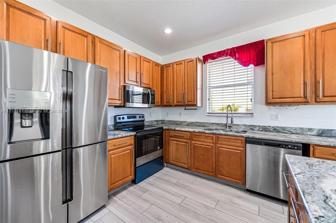 For Sale: $369,900 (3 beds, 2 baths, 1926 Square Feet)