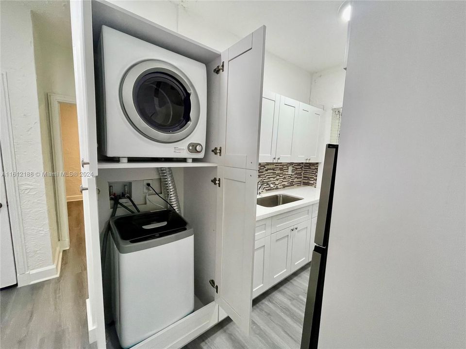 Recently Rented: $2,100 (1 beds, 1 baths, 700 Square Feet)