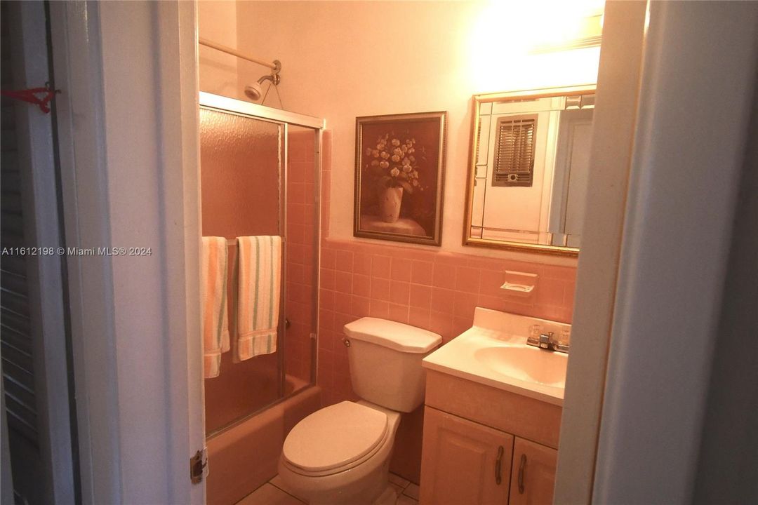 For Sale: $126,000 (1 beds, 1 baths, 600 Square Feet)