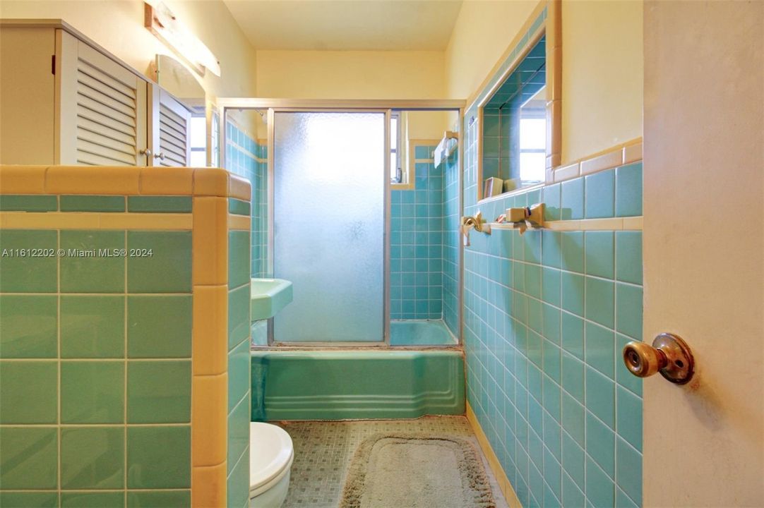 合同活跃: $699,900 (3 贝兹, 2 浴室, 1657 平方英尺)
