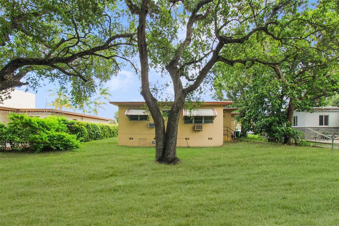 For Sale: $699,900 (3 beds, 2 baths, 1657 Square Feet)