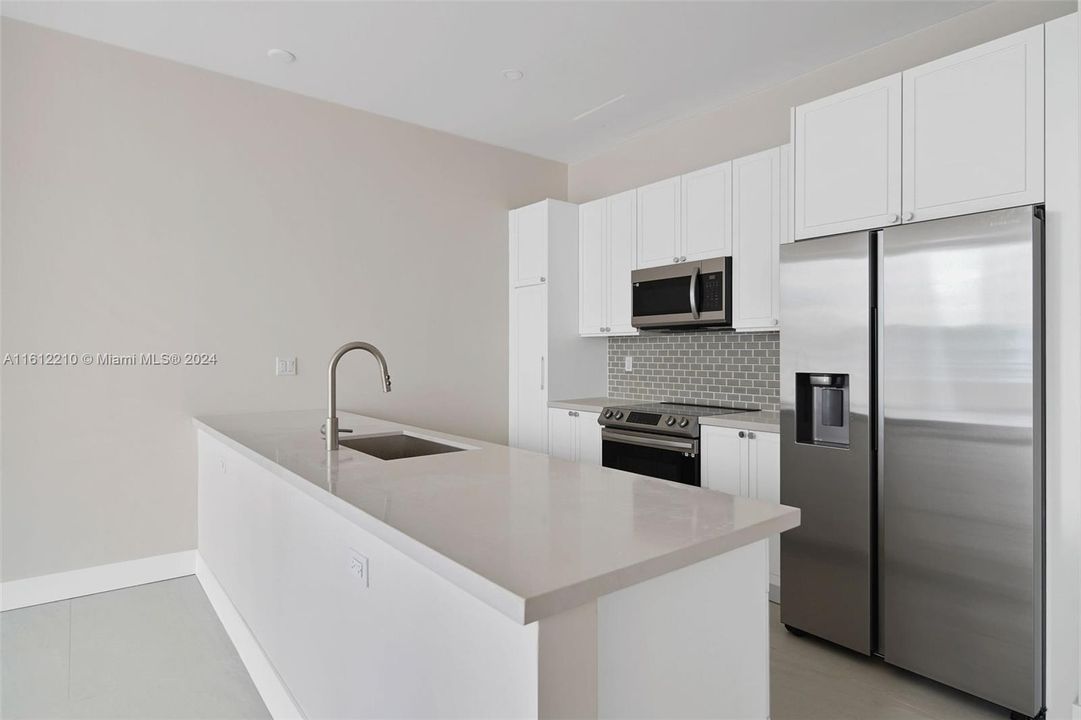 For Rent: $8,289 (2 beds, 2 baths, 1798 Square Feet)