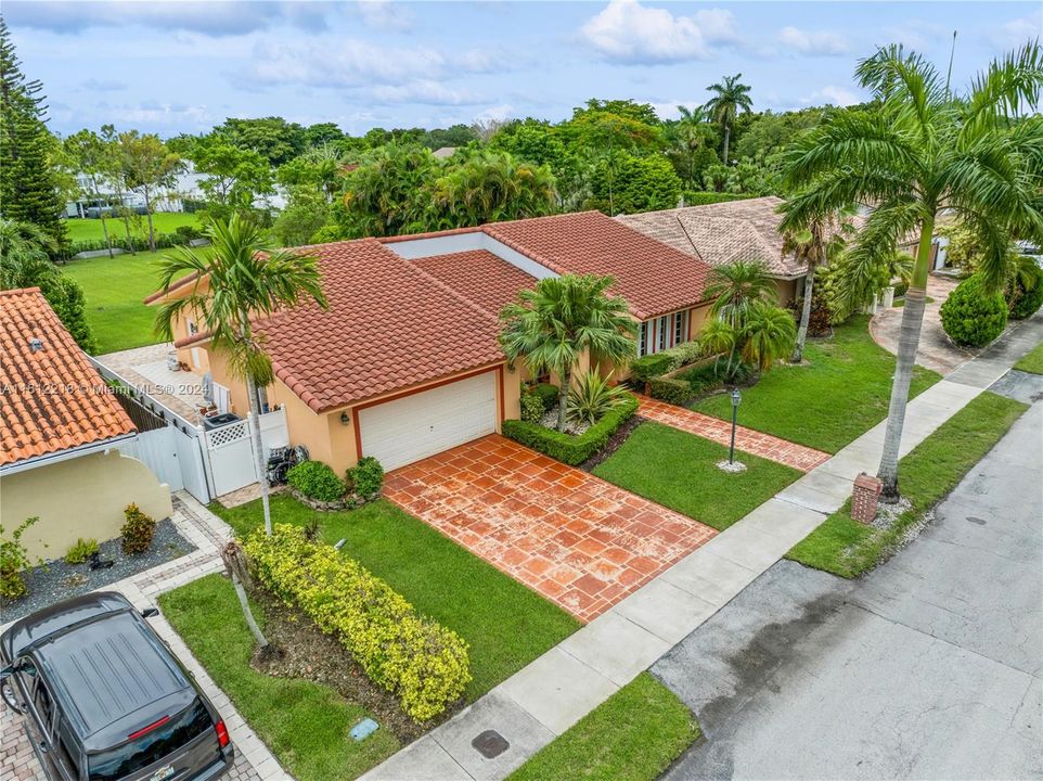 For Sale: $859,000 (4 beds, 2 baths, 2143 Square Feet)