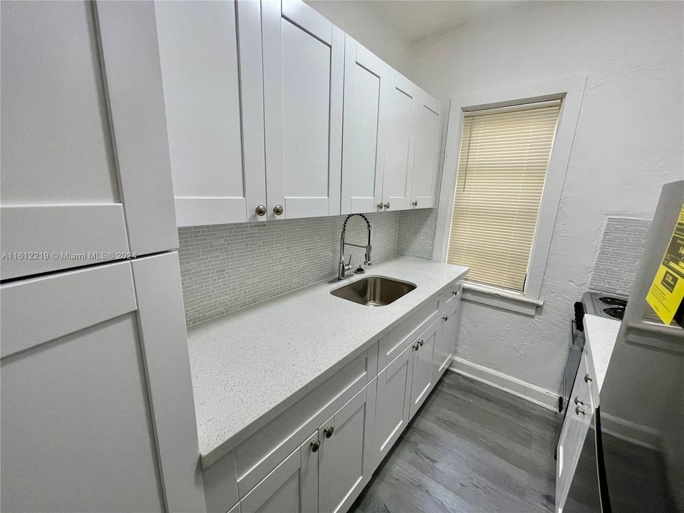 For Rent: $2,000 (1 beds, 1 baths, 700 Square Feet)