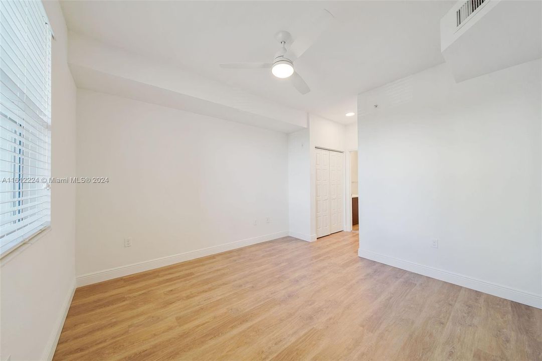 For Rent: $2,127 (1 beds, 1 baths, 800 Square Feet)