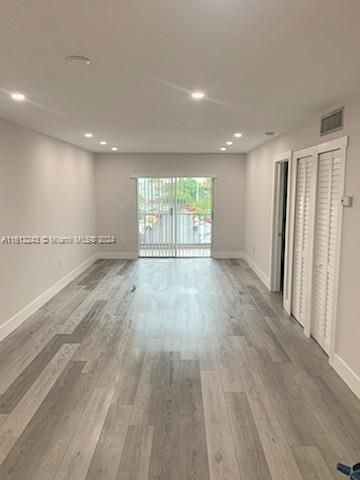 For Rent: $2,200 (2 beds, 2 baths, 890 Square Feet)