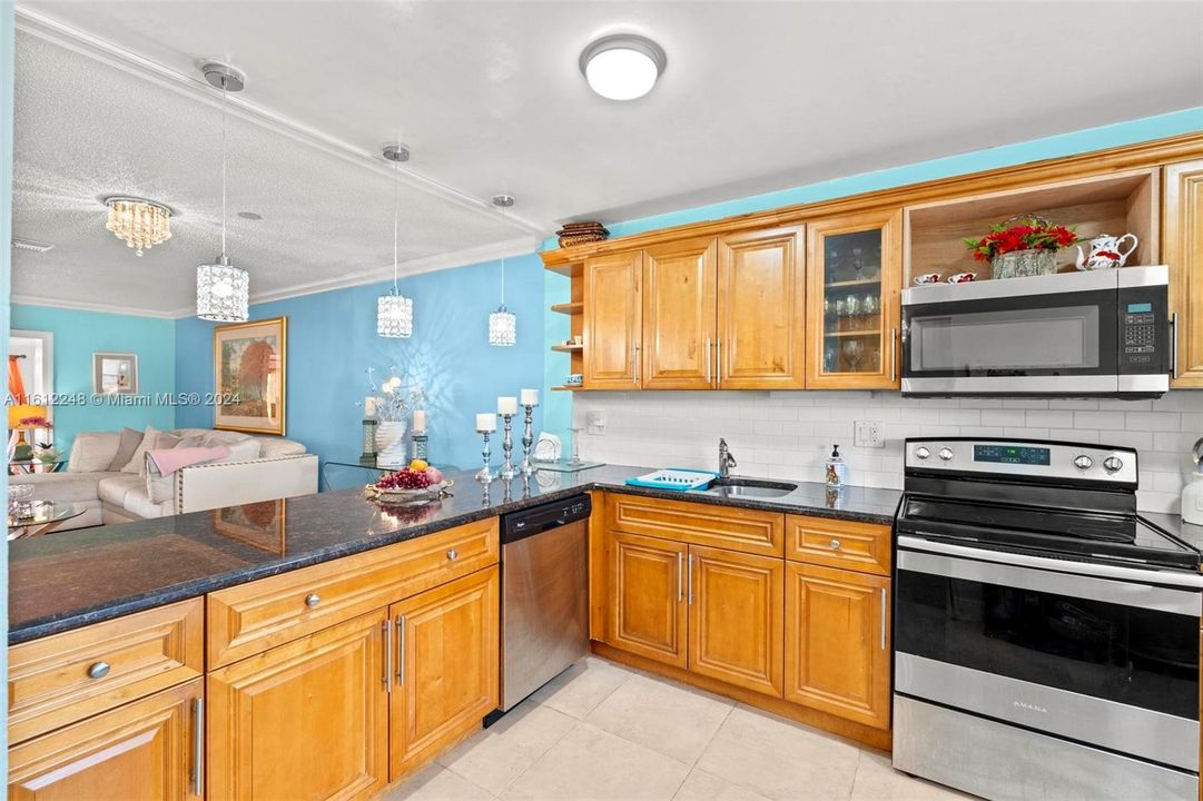 For Sale: $249,999 (2 beds, 2 baths, 1300 Square Feet)