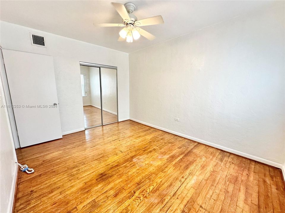 For Rent: $1,850 (1 beds, 1 baths, 428 Square Feet)