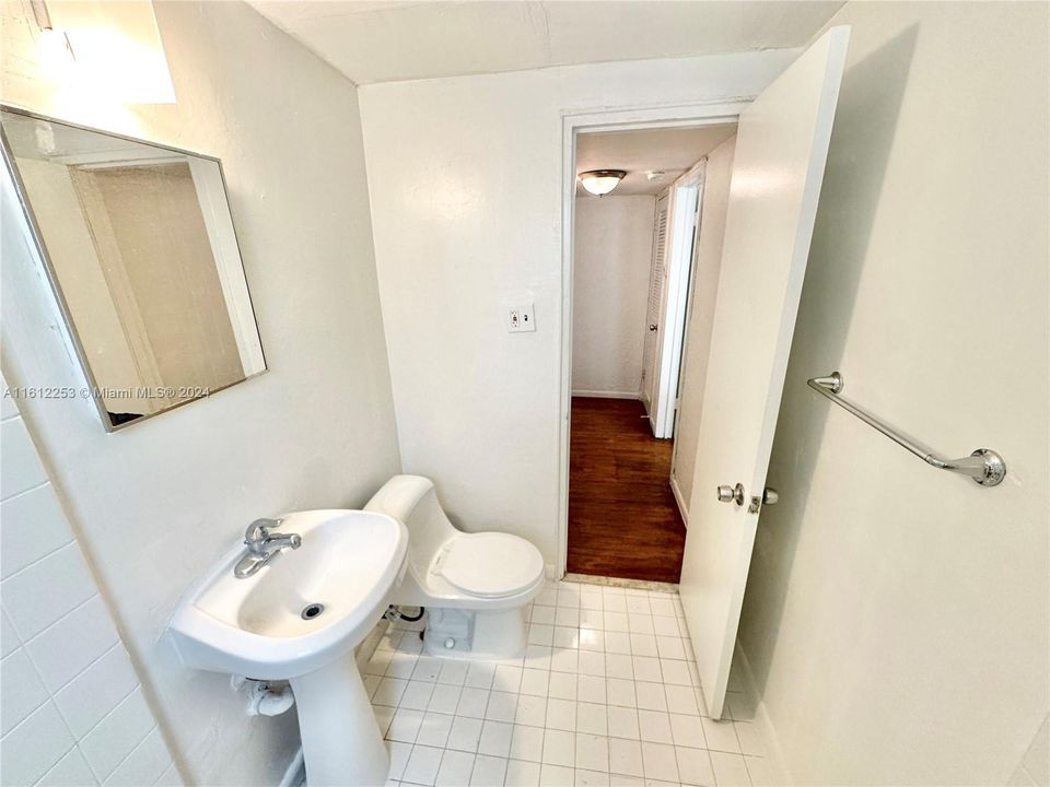 For Rent: $1,850 (1 beds, 1 baths, 428 Square Feet)