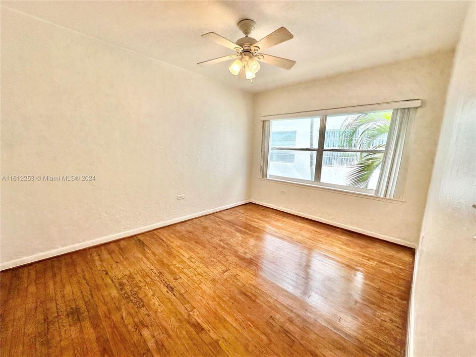 For Rent: $1,850 (1 beds, 1 baths, 428 Square Feet)