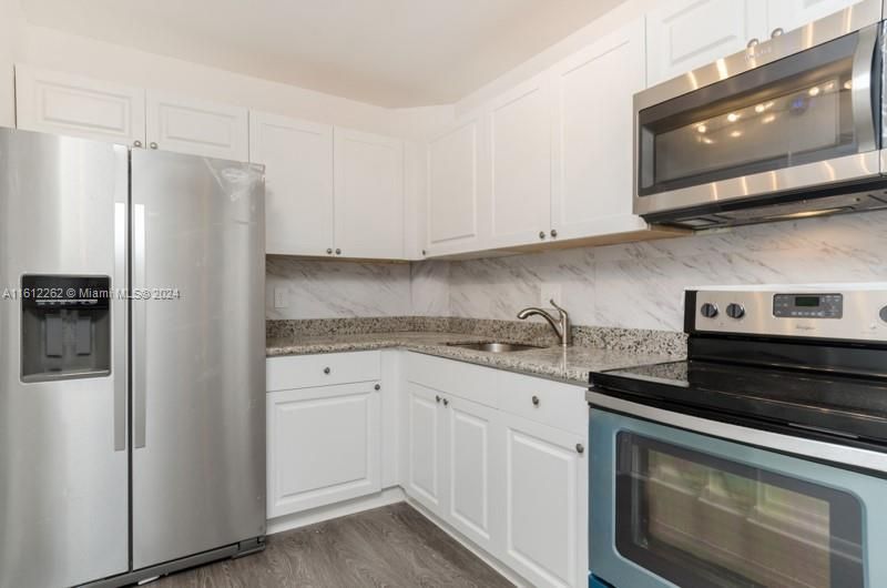 Recently Sold: $185,000 (1 beds, 1 baths, 750 Square Feet)