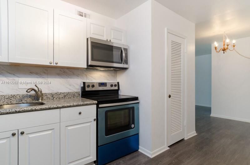 Active With Contract: $185,000 (1 beds, 1 baths, 750 Square Feet)