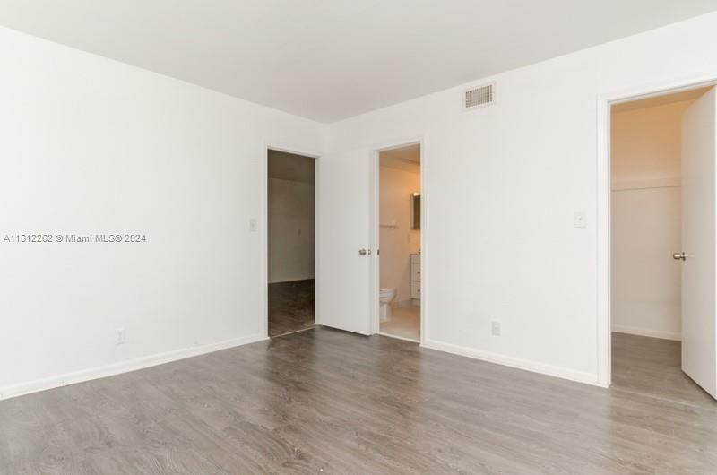 Active With Contract: $185,000 (1 beds, 1 baths, 750 Square Feet)