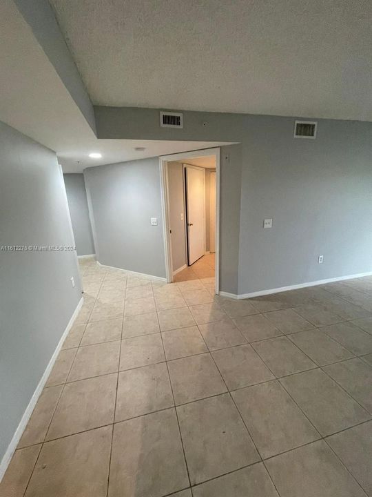 For Rent: $2,150 (2 beds, 2 baths, 1014 Square Feet)