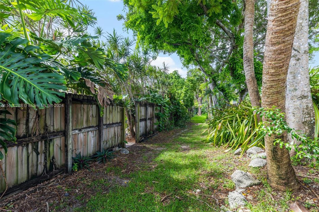 community yard space