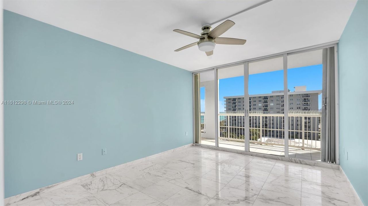 Guest bedroom with 3rd balcony