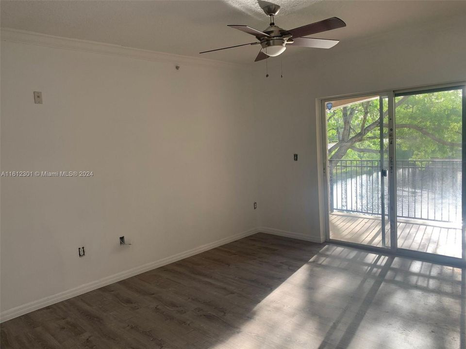 For Rent: $2,300 (1 beds, 1 baths, 713 Square Feet)