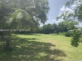 En Venta: $650,000 (0.36 acres)