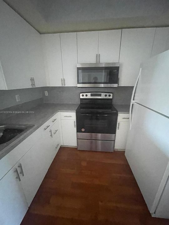 For Rent: $2,150 (2 beds, 2 baths, 914 Square Feet)