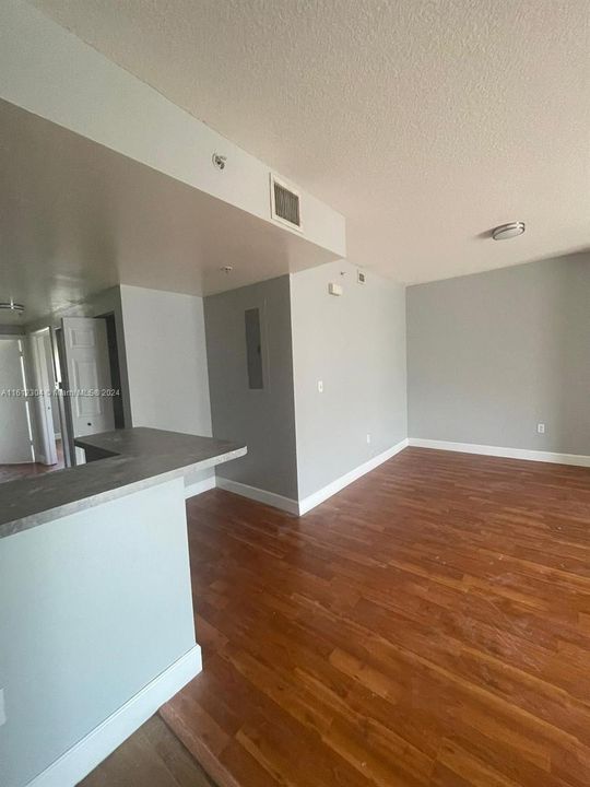 Recently Rented: $2,150 (2 beds, 2 baths, 914 Square Feet)