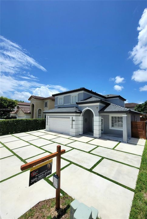 For Sale: $850,000 (3 beds, 3 baths, 2098 Square Feet)