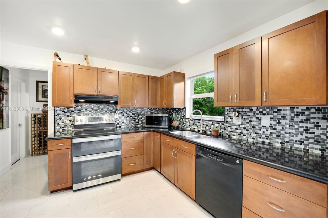 For Sale: $745,000 (4 beds, 2 baths, 1450 Square Feet)