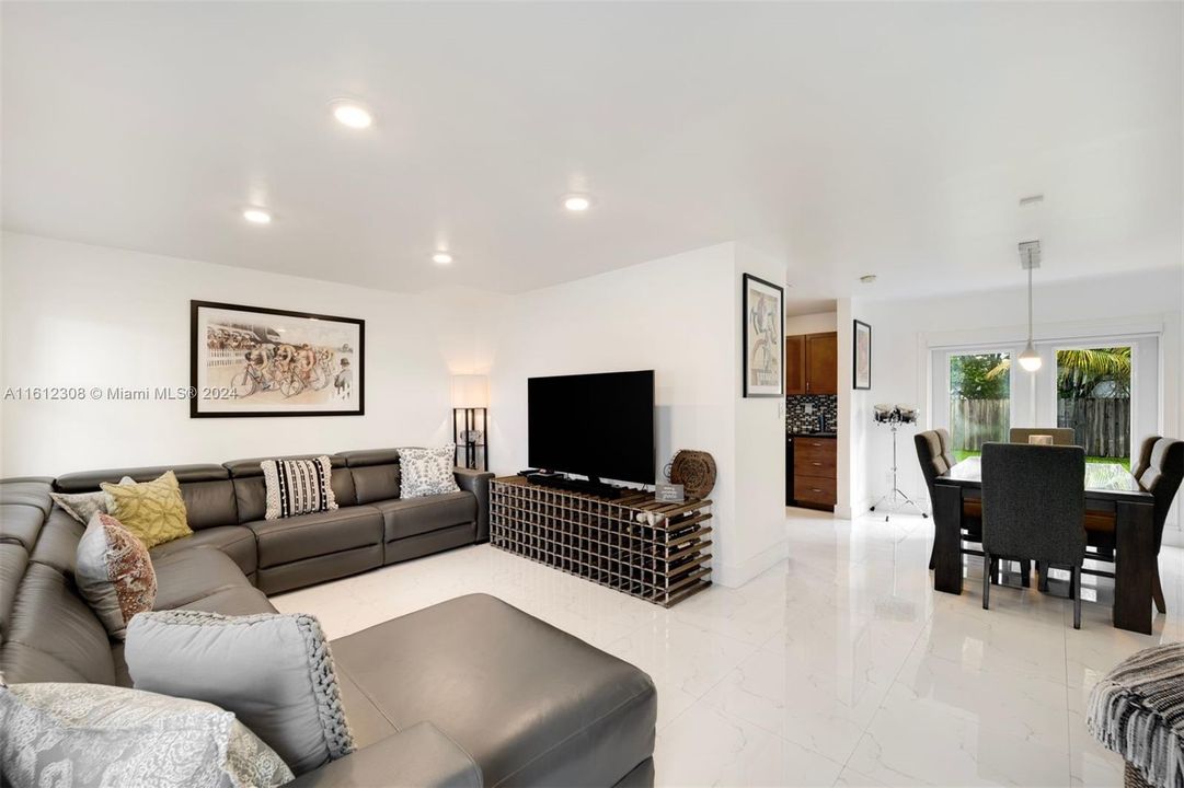 For Sale: $745,000 (4 beds, 2 baths, 1450 Square Feet)