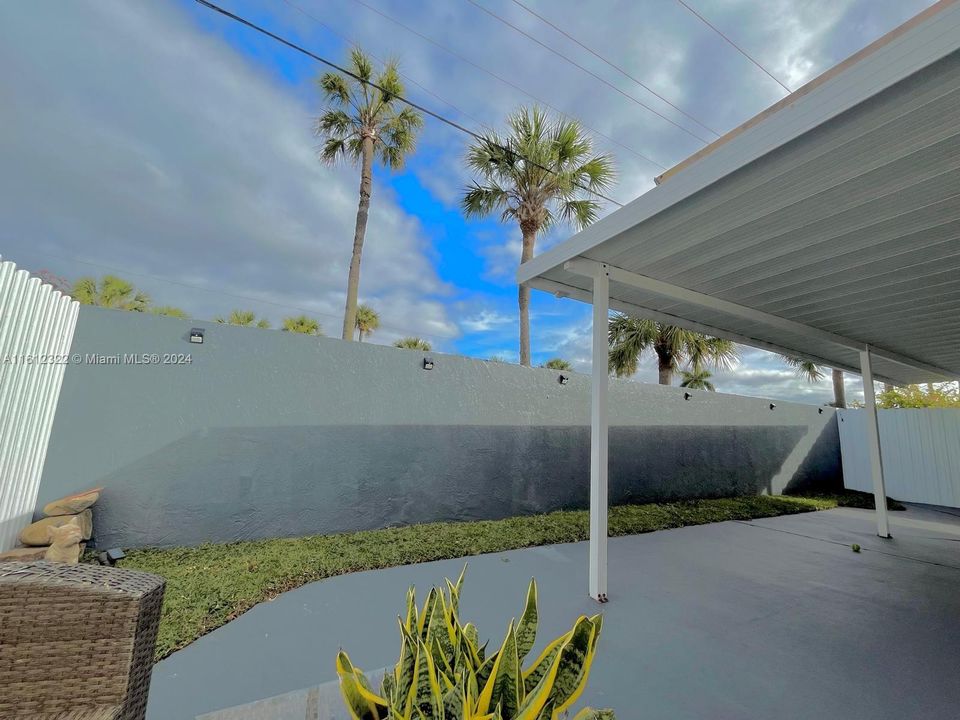 Recently Sold: $595,000 (3 beds, 2 baths, 1366 Square Feet)