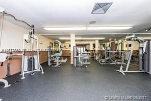 Active With Contract: $269,000 (1 beds, 1 baths, 870 Square Feet)