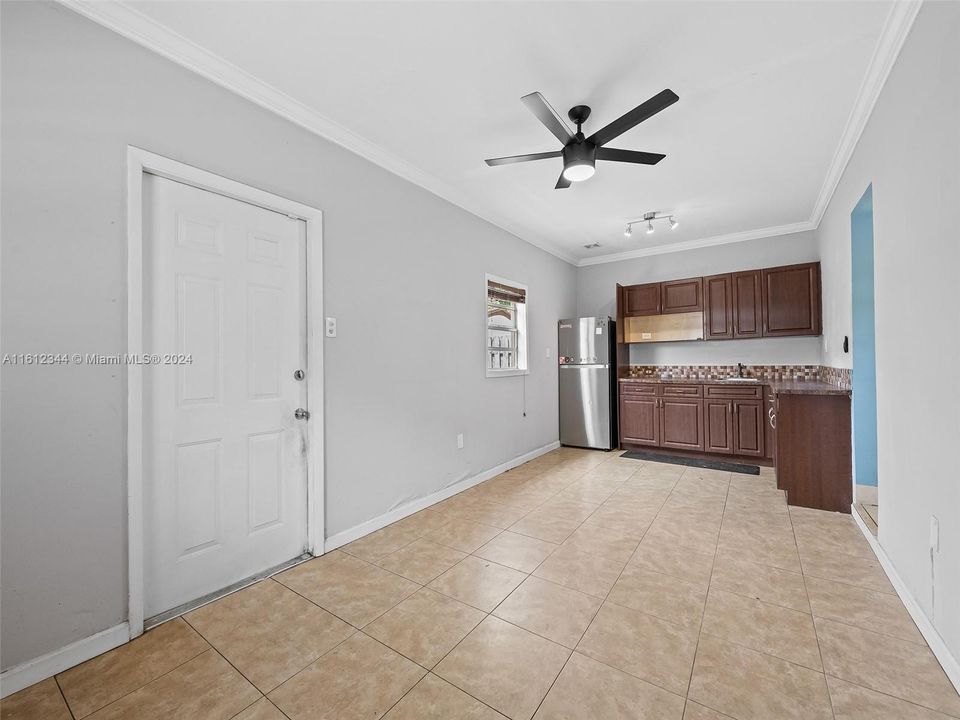 For Rent: $3,500 (3 beds, 2 baths, 1625 Square Feet)