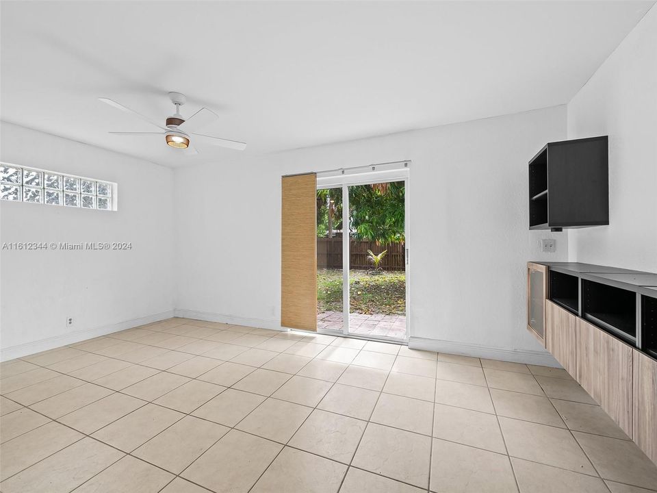 For Rent: $3,500 (3 beds, 2 baths, 1625 Square Feet)