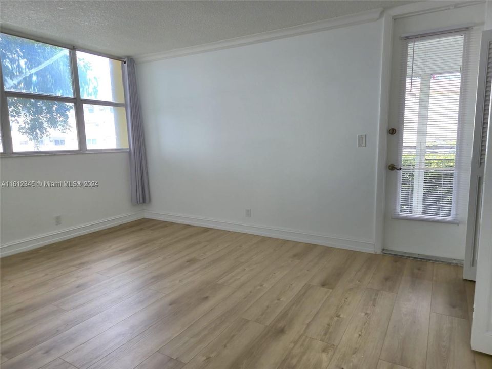 For Rent: $2,850 (2 beds, 2 baths, 1259 Square Feet)