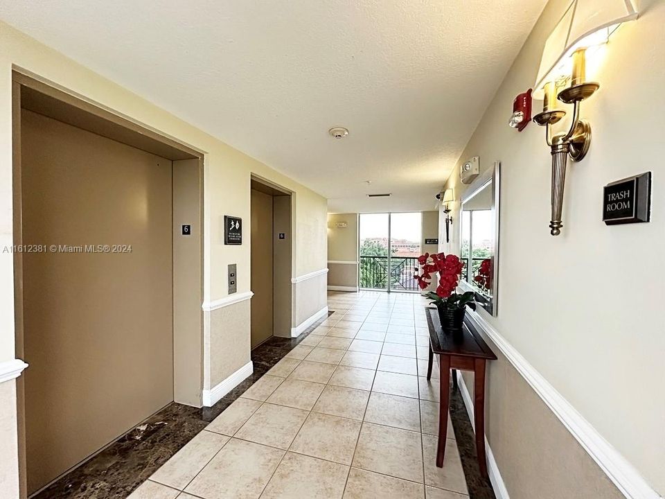 For Rent: $2,900 (2 beds, 2 baths, 1142 Square Feet)