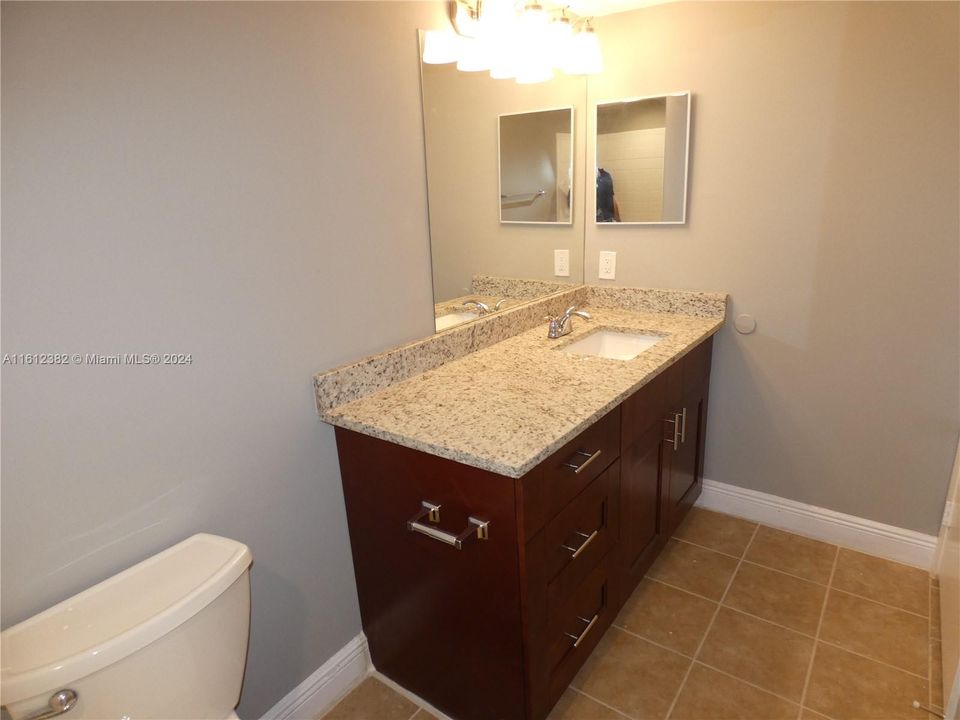For Rent: $2,395 (2 beds, 2 baths, 1030 Square Feet)
