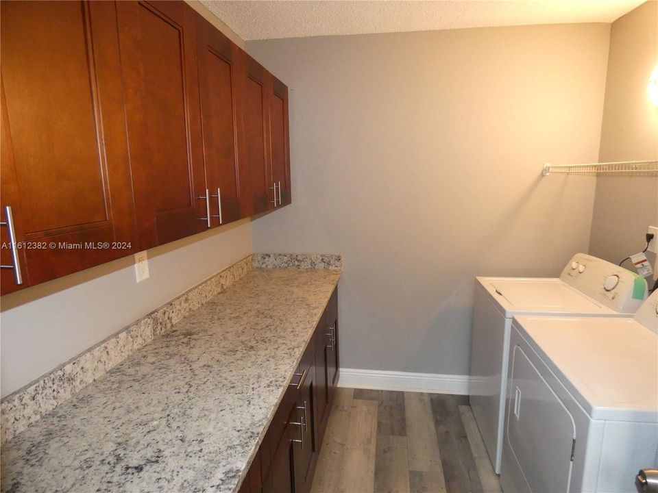 For Rent: $2,395 (2 beds, 2 baths, 1030 Square Feet)