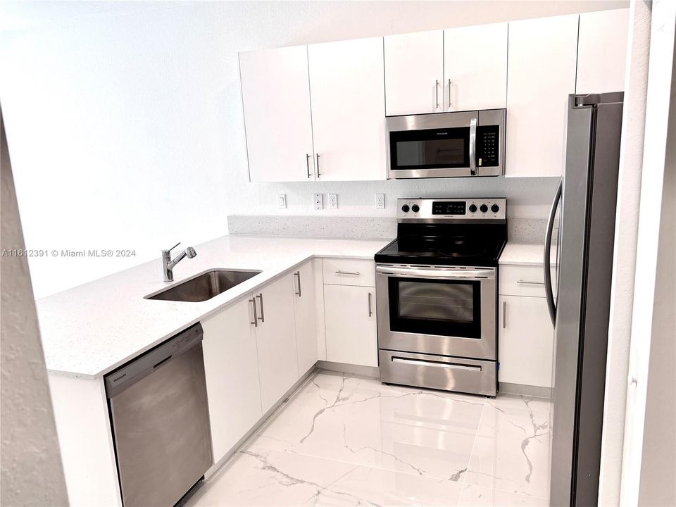 For Rent: $3,850 (3 beds, 2 baths, 1756 Square Feet)