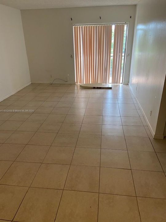 For Rent: $1,600 (1 beds, 1 baths, 665 Square Feet)