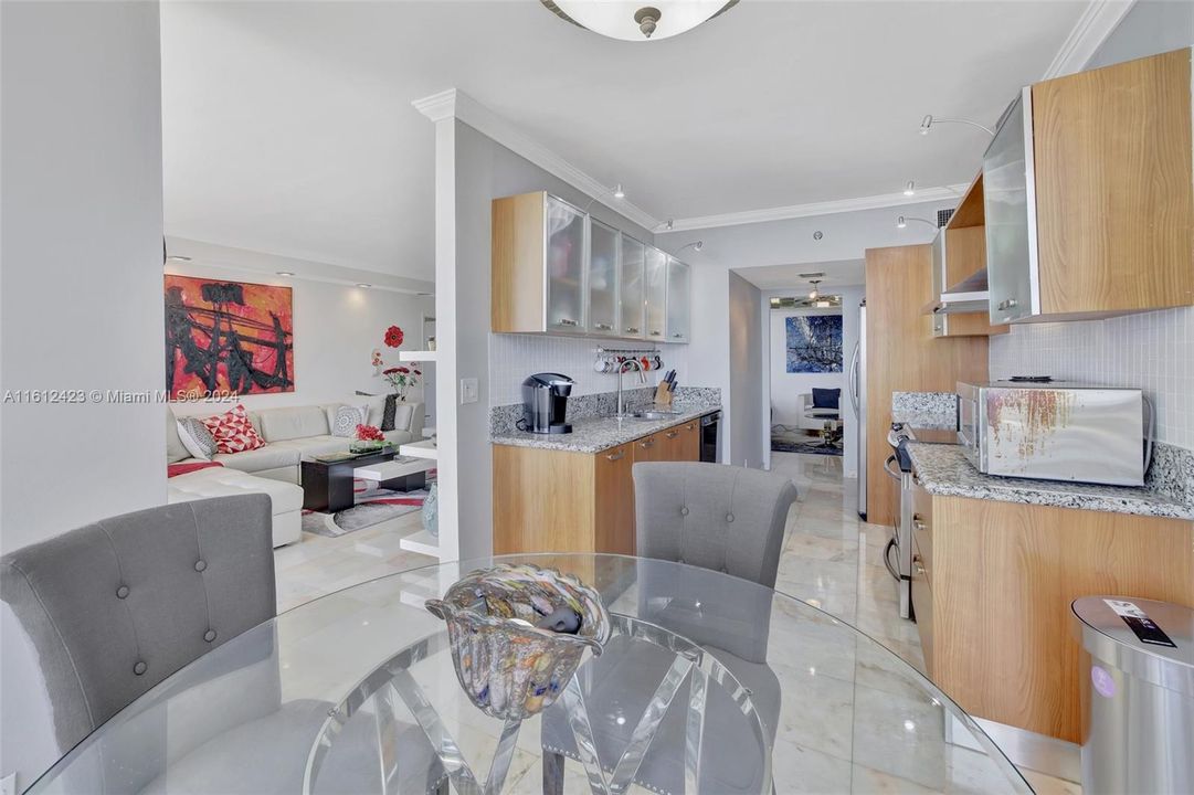 For Sale: $775,000 (2 beds, 2 baths, 1560 Square Feet)